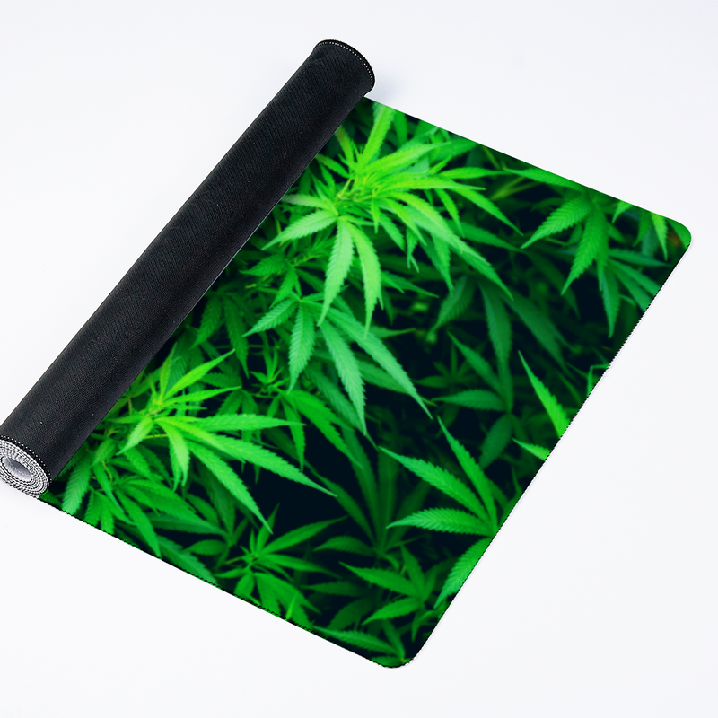 tapis-de-bureau-xxl-cannabis